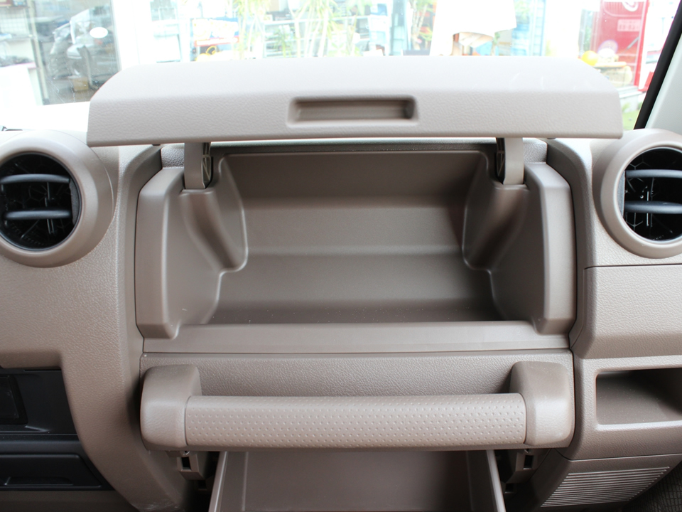 左ハンドルランクル70ディーゼル